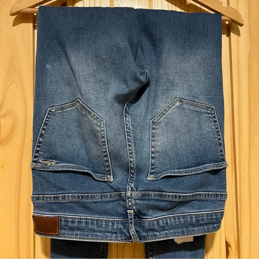 Hollister Distressed Jeans - Picture 3 of 5
